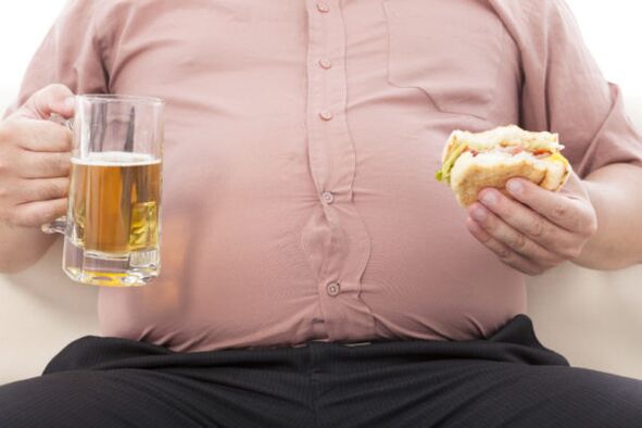 Junkfood Alkohol und Fettleibigkeit als Ursachen für Psoriasis an den Beinen
