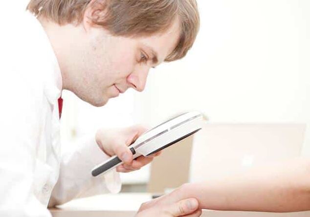 Diagnose von Psoriasis durch einen Dermatologen