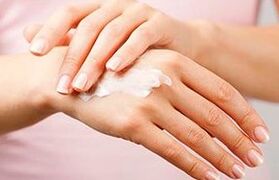 Behandlung mit Psoriasis -Creme
